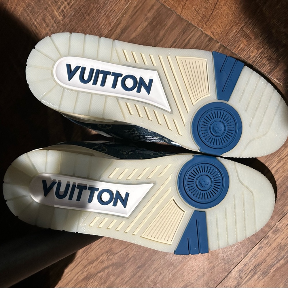 Louis Vuitton Trainers sneakers - Picture 4 of 5